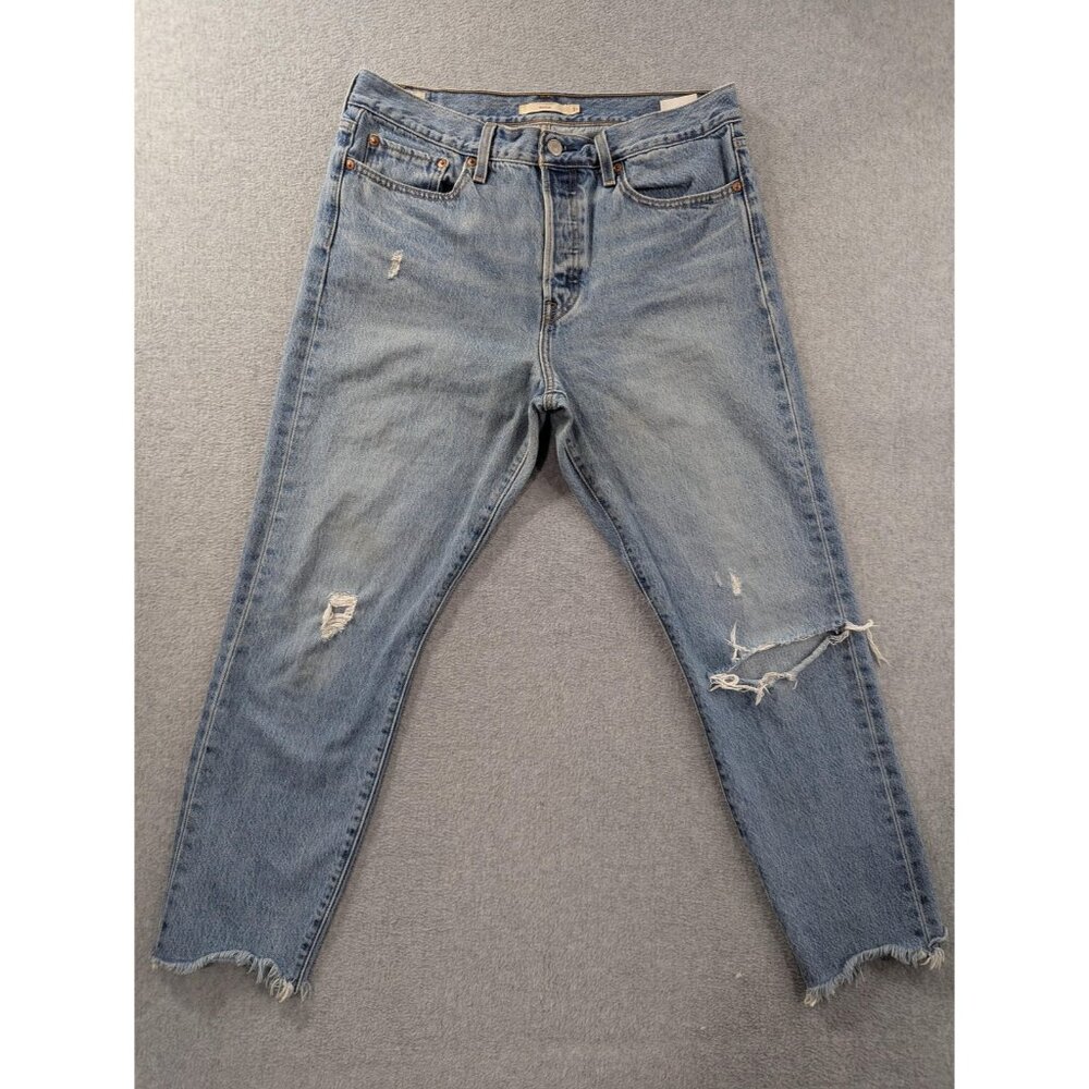 Levis Wedgie Straight Jeans Womens 31 Light Wash High Rise Distressed Raw Hem